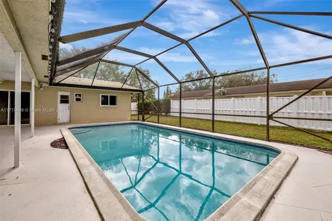 7200 NW 9th Street Plantation FL 33317