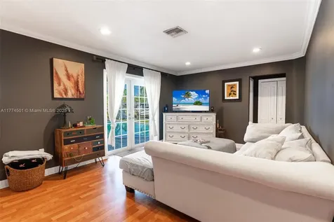 5981 SW 14th Street Plantation FL 33317