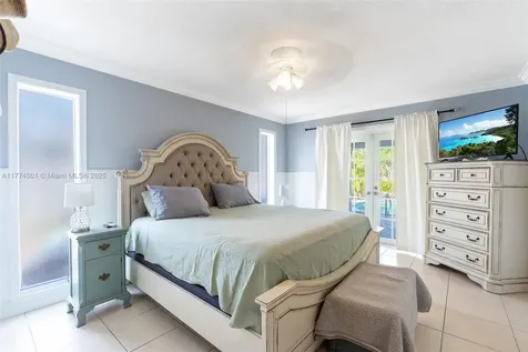 5981 SW 14th Street Plantation FL 33317