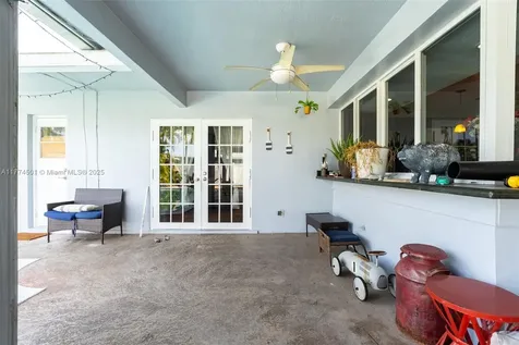 5981 SW 14th Street Plantation FL 33317