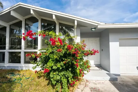 5981 SW 14th Street Plantation FL 33317