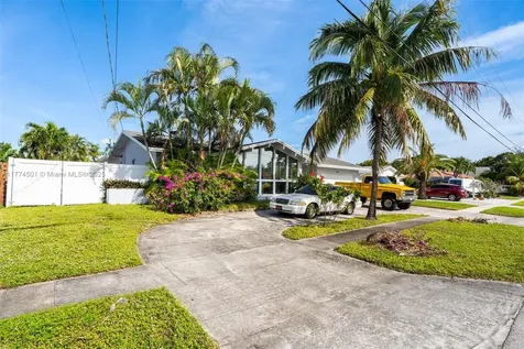 5981 SW 14th Street Plantation FL 33317