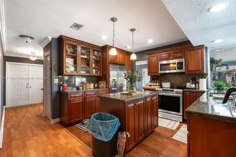 5981 SW 14th Street Plantation FL 33317