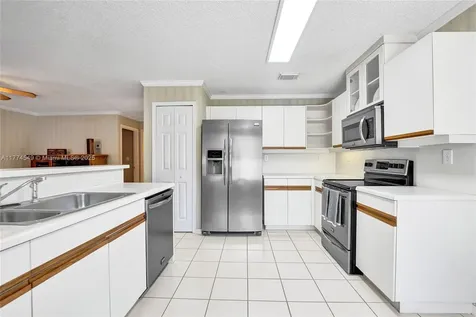 18960 NW 10th Terrace Pembroke Pines FL 33029