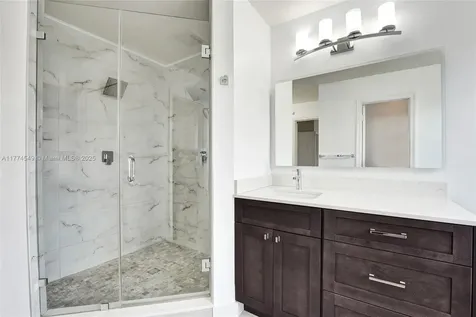 18960 NW 10th Terrace Pembroke Pines FL 33029