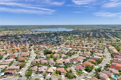 18960 NW 10th Terrace Pembroke Pines FL 33029