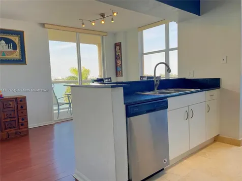 1625 Kennedy Causeway North Bay Village FL 33141
