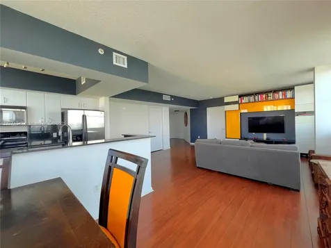 1625 Kennedy Causeway North Bay Village FL 33141