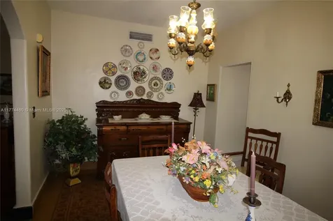 870 NW 14th Court Miami FL 33125