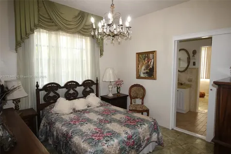 870 NW 14th Court Miami FL 33125