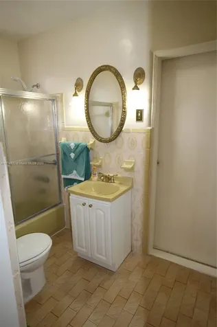 870 NW 14th Court Miami FL 33125