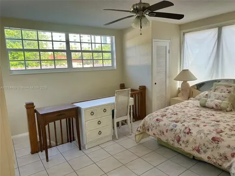 870 NW 14th Court Miami FL 33125