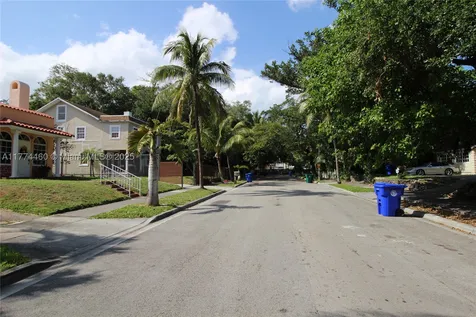 870 NW 14th Court Miami FL 33125