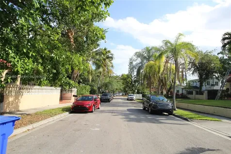 870 NW 14th Court Miami FL 33125