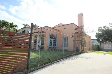 870 NW 14th Court Miami FL 33125