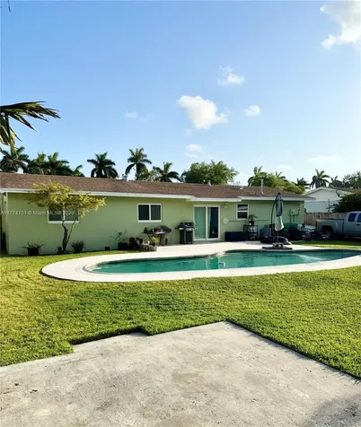 9271 SW 183rd Terrace Palmetto Bay FL 33157