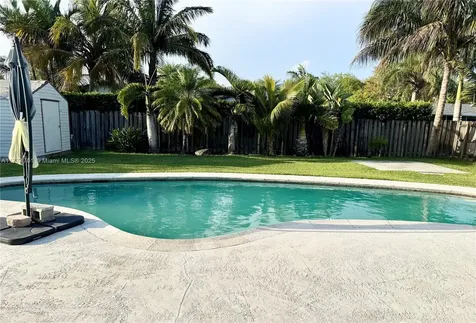 9271 SW 183rd Terrace Palmetto Bay FL 33157