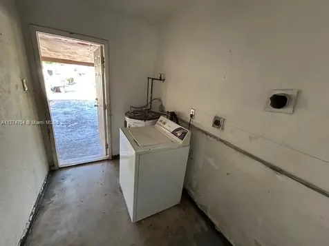 680 SW 29th Terrace Fort Lauderdale FL 33312