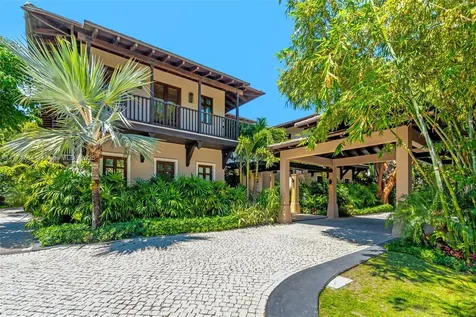9 Harbor Point Key Biscayne FL 33149