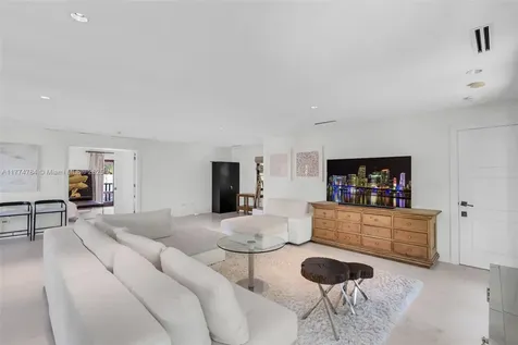 9 Harbor Point Key Biscayne FL 33149