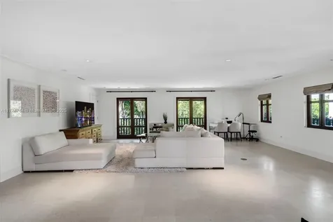 9 Harbor Point Key Biscayne FL 33149