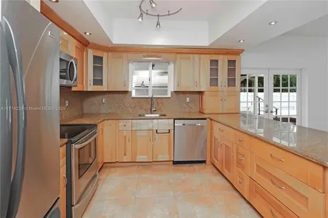1097 SE 13th Terrace Homestead FL 33035
