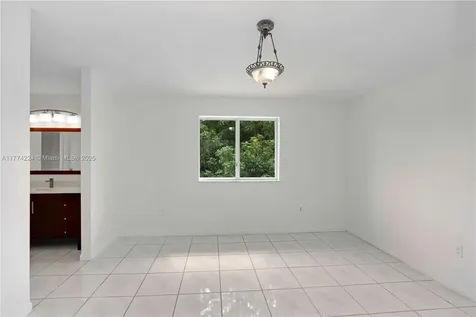 1097 SE 13th Terrace Homestead FL 33035