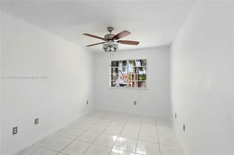 1097 SE 13th Terrace Homestead FL 33035