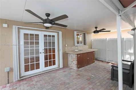 1097 SE 13th Terrace Homestead FL 33035