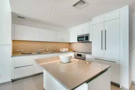 88 SW 7th Street Miami FL 33130