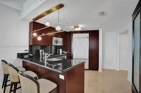 4391 Collins Avenue Miami Beach FL 33140