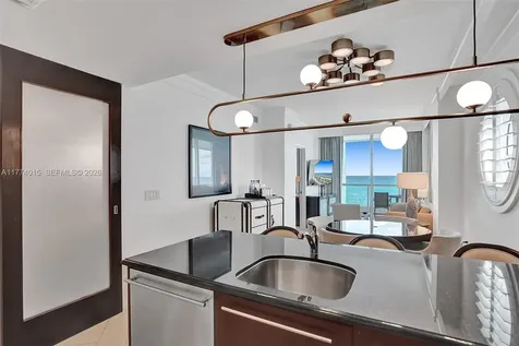 4391 Collins Avenue Miami Beach FL 33140