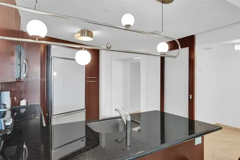 4391 Collins Avenue Miami Beach FL 33140