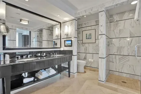 4391 Collins Avenue Miami Beach FL 33140