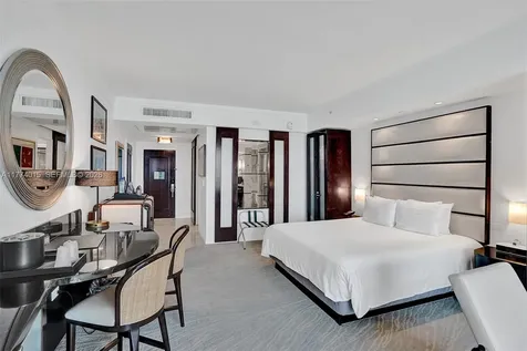 4391 Collins Avenue Miami Beach FL 33140