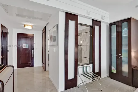 4391 Collins Avenue Miami Beach FL 33140