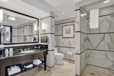 4391 Collins Avenue Miami Beach FL 33140