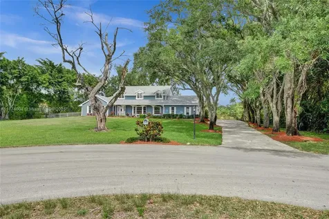 920 NW 121st Avenue Plantation FL 33325