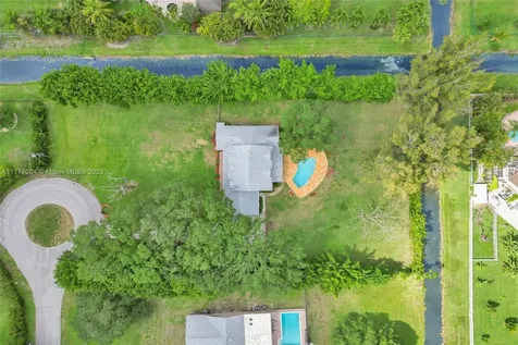 920 NW 121st Avenue Plantation FL 33325