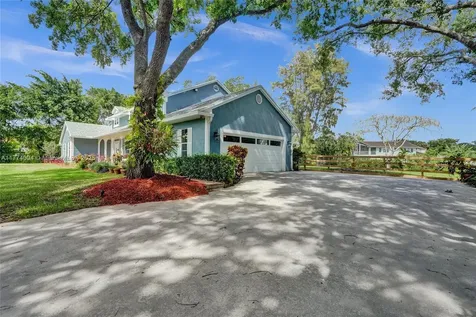 920 NW 121st Avenue Plantation FL 33325
