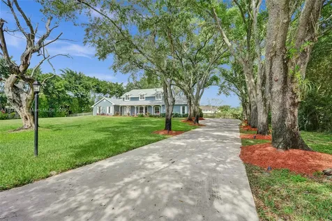 920 NW 121st Avenue Plantation FL 33325