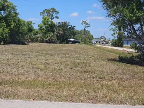 4134 NW 39 Th Place Cape Coral FL 33993