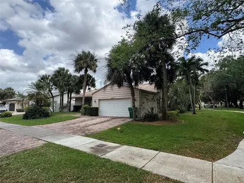 14679 Glencairn Road Miami Lakes FL 33016