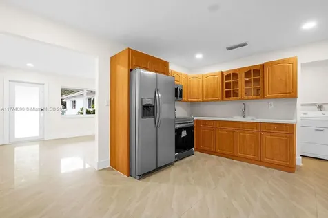 2775 NW 31st Street Miami FL 33142