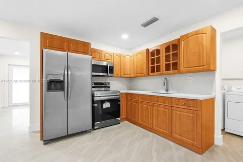 2775 NW 31st Street Miami FL 33142