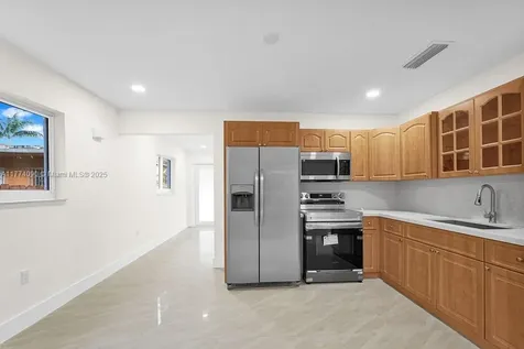 2775 NW 31st Street Miami FL 33142