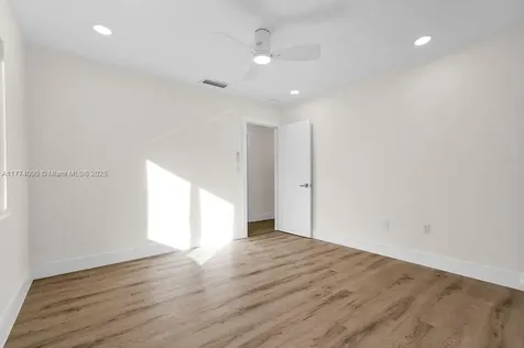 2775 NW 31st Street Miami FL 33142
