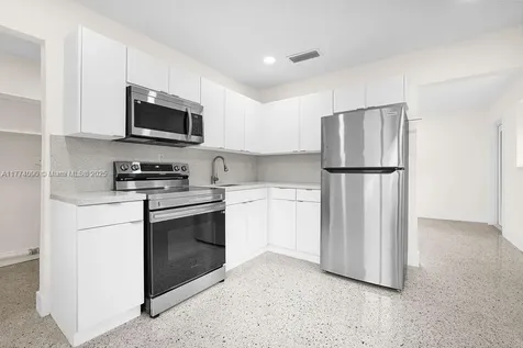 2775 NW 31st Street Miami FL 33142