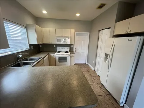 2734 NE 42nd Avenue Homestead FL 33033
