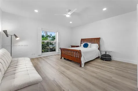 872 NE 79 Boca Raton FL 33487